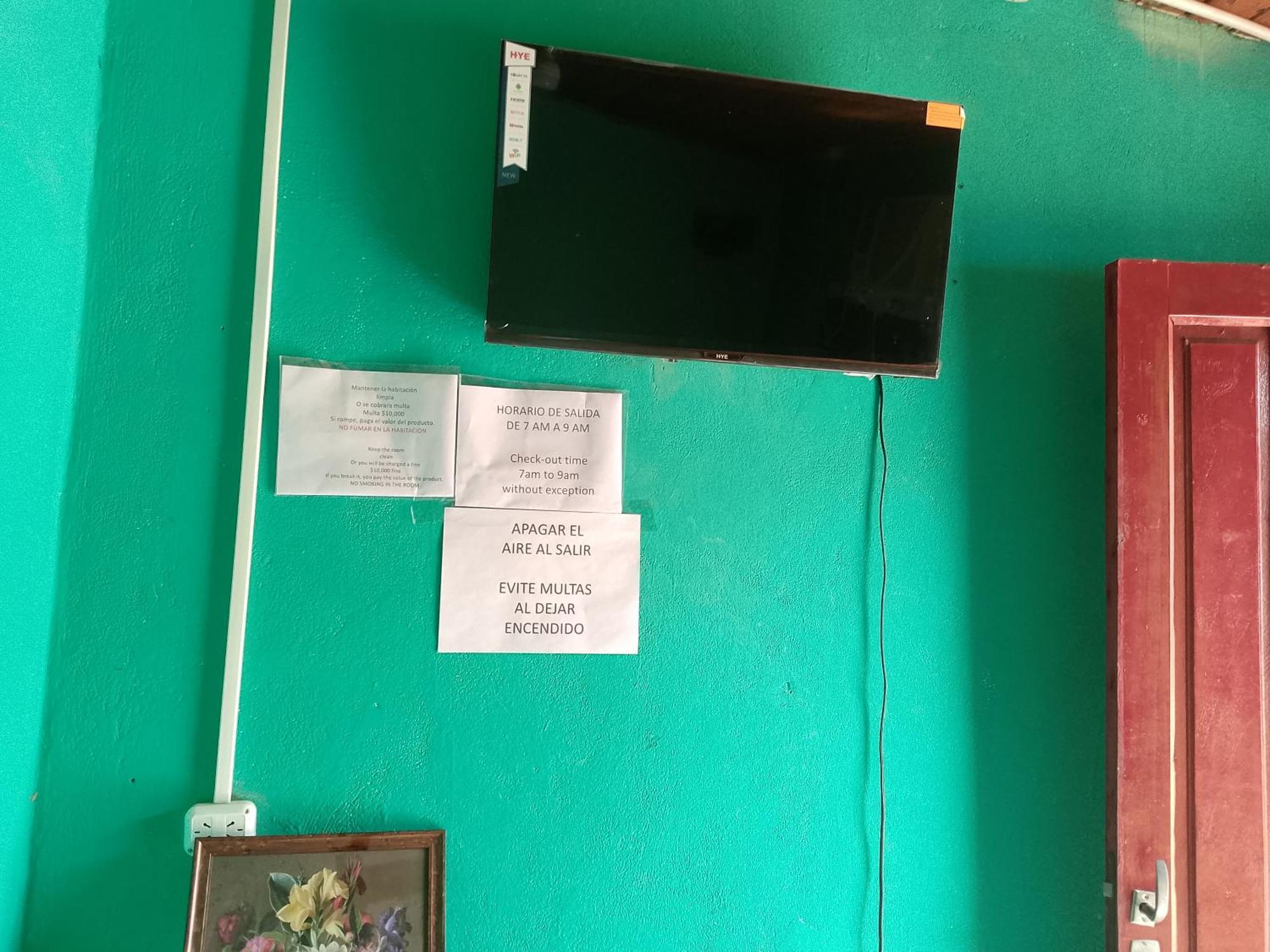 Hostel Loli Puerto Iguazu Luaran gambar